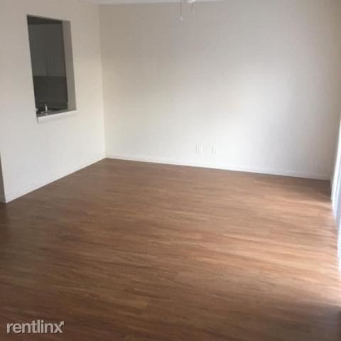 Building Photo - 3 br, 2.5 bath Townhome - 831 Cypress Way E
