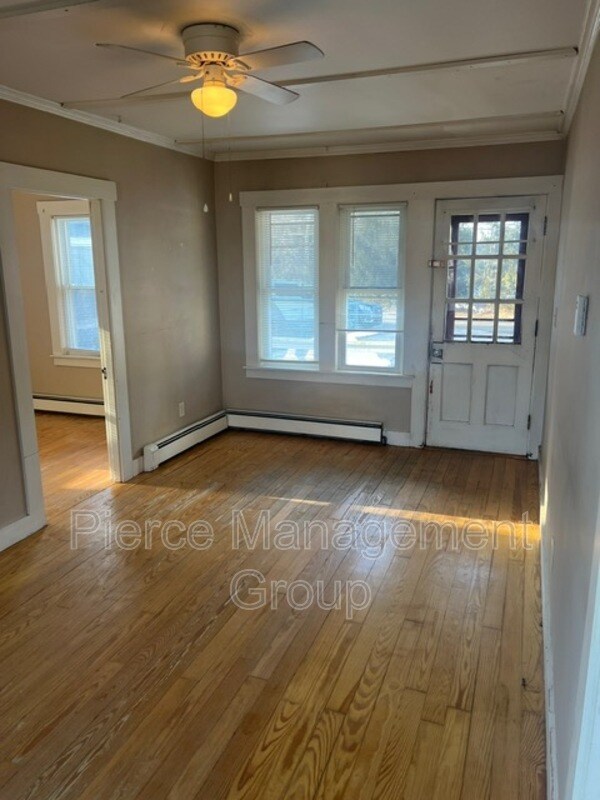 Foto del edificio - 120 Wakefield St