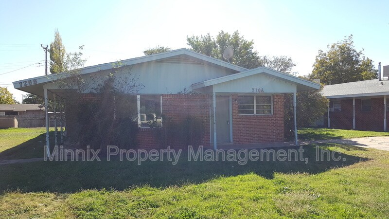 Primary Photo - 720 W 4th St