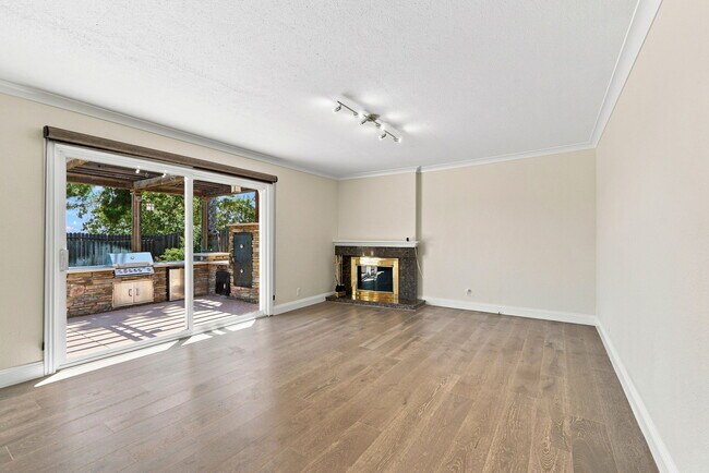 Building Photo - 2176 Morello Ave