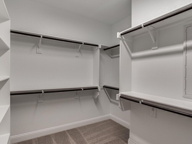 Foto del edificio - 7685 Regal Ln