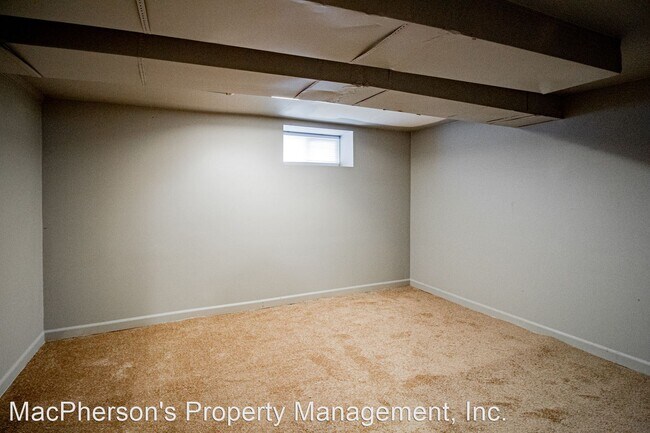 Foto del edificio - 6 br, 2.5 bath House - 1209 NE 56th St