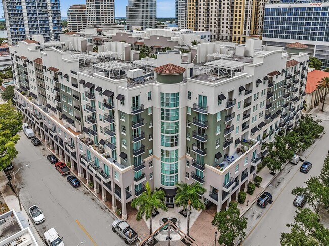 Building Photo - 600 S Dixie Hwy
