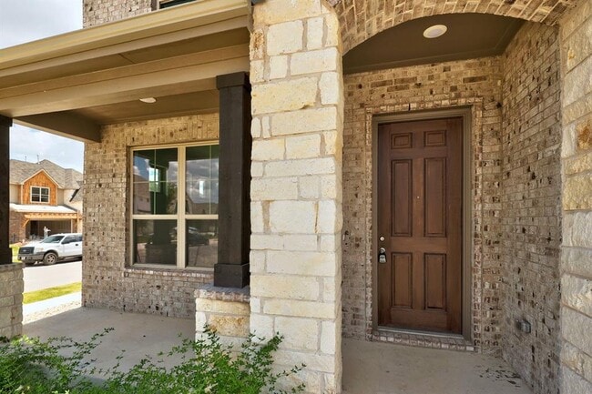 Building Photo - 1500 Sibley Wy