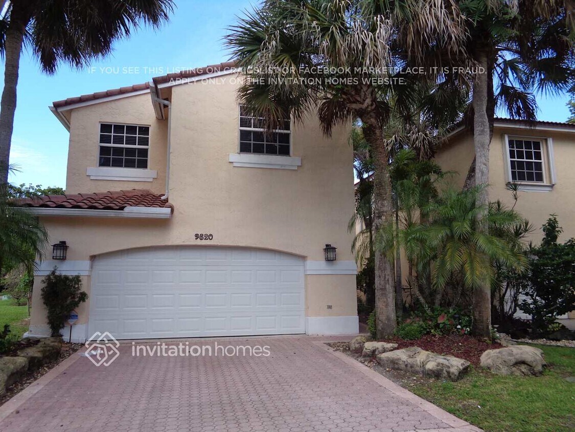 Primary Photo - 9820 Fairway Cove Ln