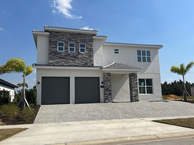 Building Photo - 12 br, 8.5 bath House - 1009 Coyote Creek ...