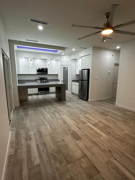 Building Photo - 310 E Rogers Rd, unit 2