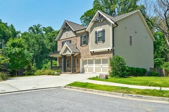 Building Photo - 1317 Winfair Ln NE