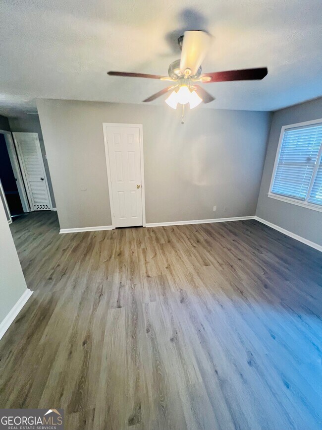 Foto del edificio - 497 Charleston Ln