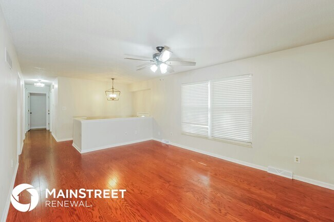 Foto del edificio - 513 NE Grant Dr