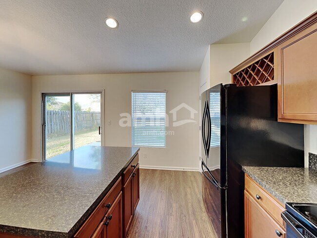 Foto del edificio - 196 Straw Pond Way