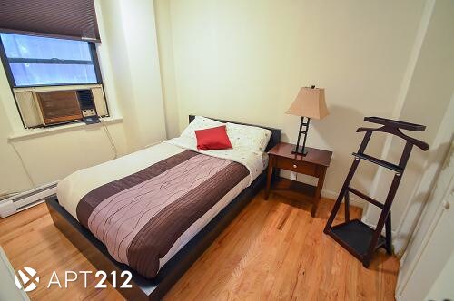 Foto del edificio - 330 E 43rd St