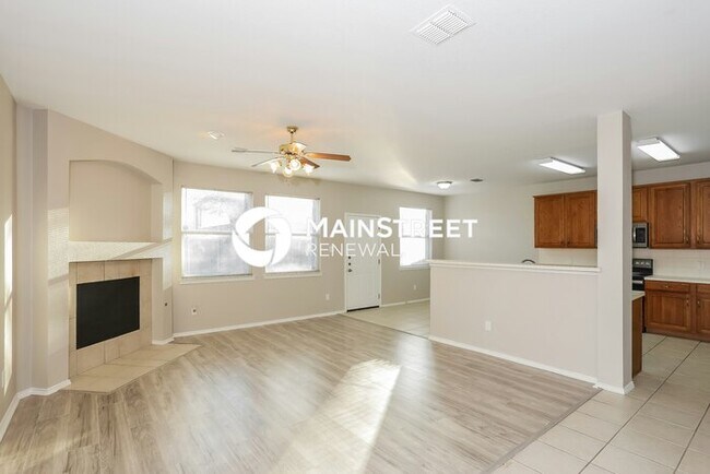 Building Photo - 5 Bedroom Pet-Friendly Home in Arlington, TX with Main Street Renewal