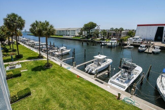 Building Photo - 108 Paradise Harbour Blvd