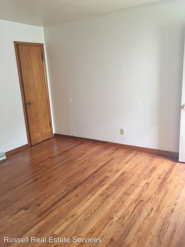 Building Photo - 2 br, 1 bath House - Davies Ave. 821