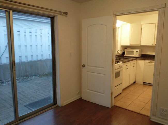 Foto del edificio - 215 N Grace Ave