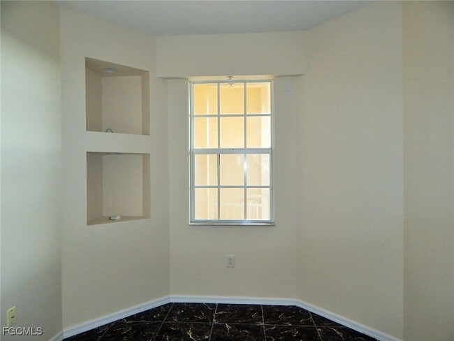 Building Photo - 1113 Van Loon Commons Cir