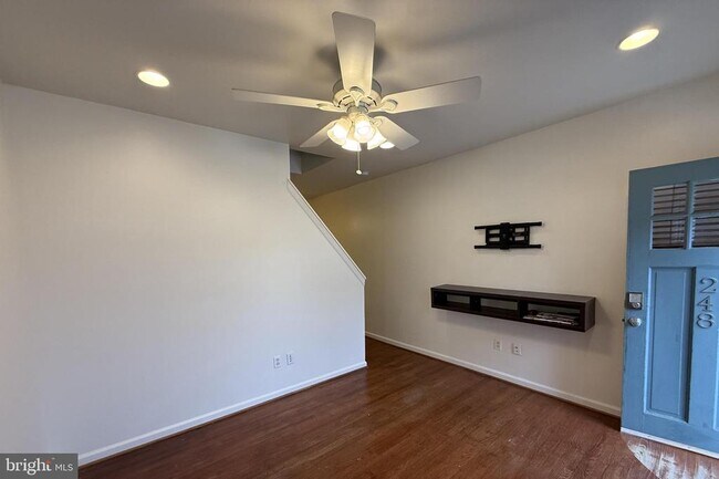 Foto del edificio - 248 E 6th Ave