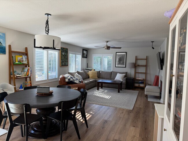 Foto del edificio - 552 Spindlewood Ct