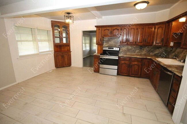 Foto del edificio - 133 E Maple St