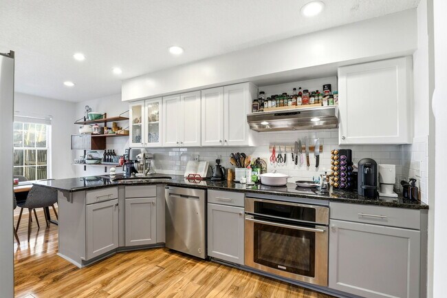 Foto del edificio - 2801 Donaldson Dr