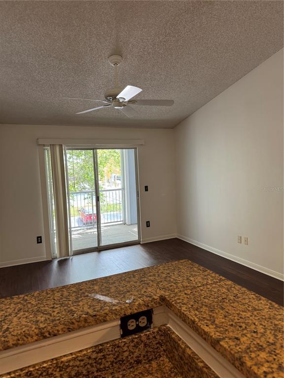 Building Photo - 2516 Grassy Point Dr