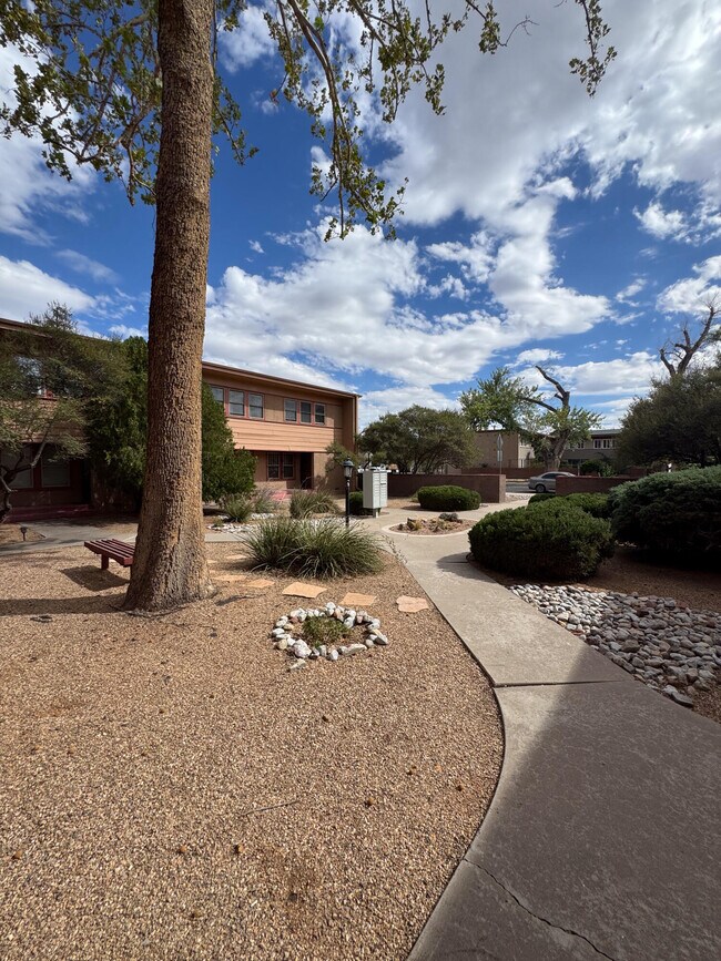 Foto del edificio - 1405 San Carlos Rd SW