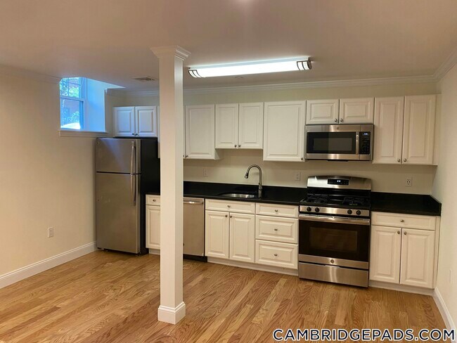 Building Photo - 18 Chauncy St