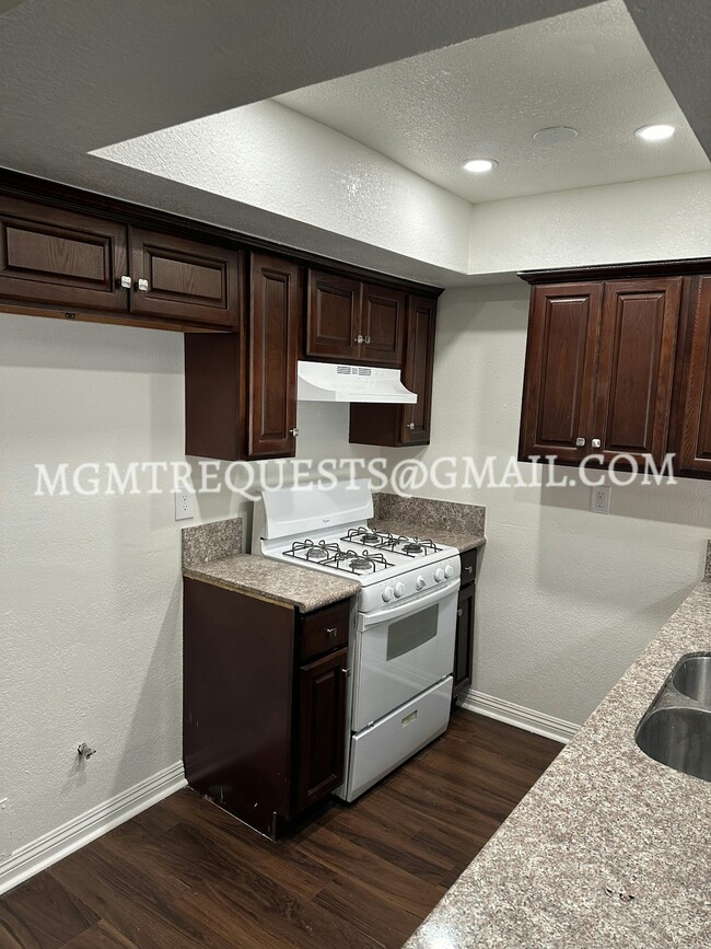 Building Photo - 16600 Terrace Lane