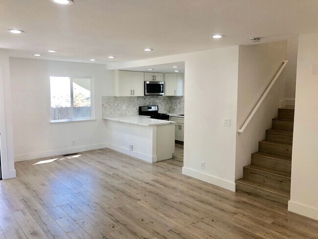 Foto del edificio - 3 Bedroom for Rent.