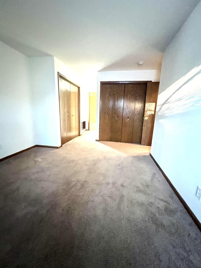 Foto del edificio - 5101 Mineral Point Rd