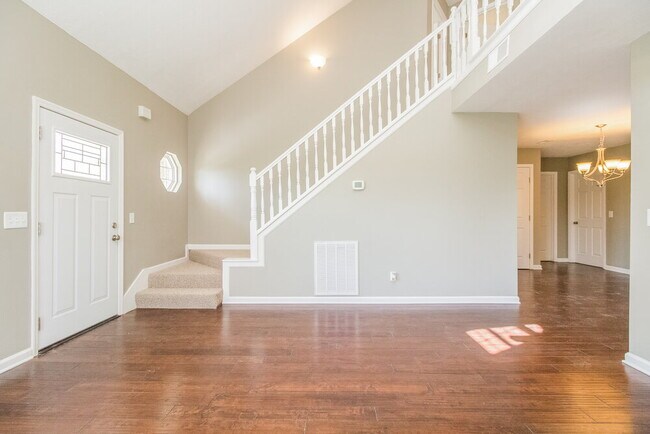 Building Photo - 636 Zellwood Dr