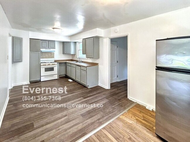 Foto del edificio - 1804 Trenton St