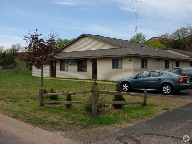 Building Photo - 684 Dutchman Dr