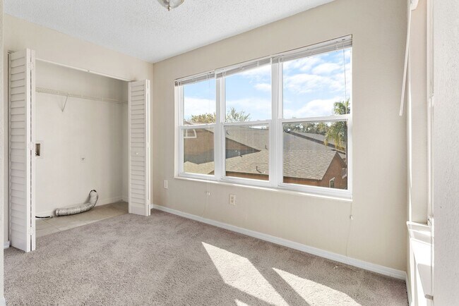 Photo - Venetian Place -  833 Apartment