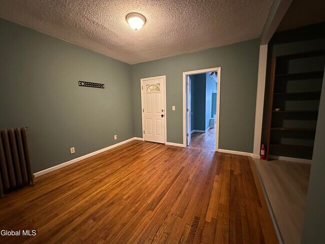 Foto del edificio - 144 Dove St