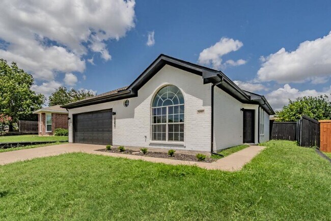 Foto del edificio - 6386 Riverwater Trail