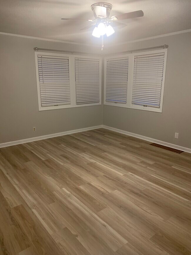 Foto del edificio - 6525-6525 N Haight Ave