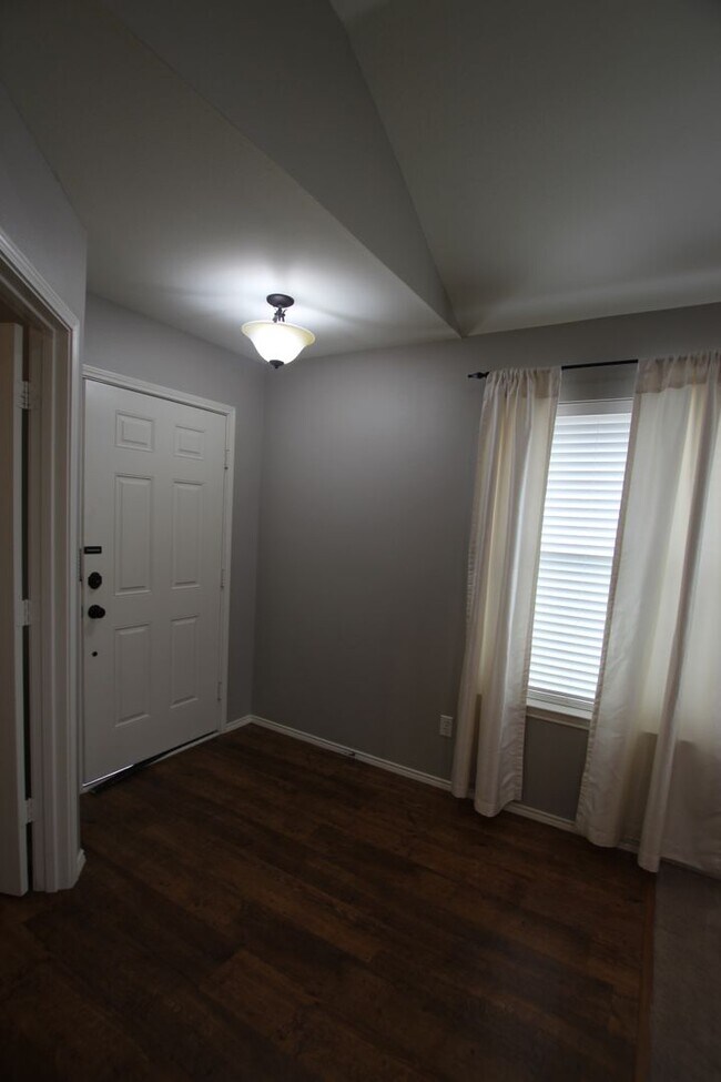 Foto del edificio - Beautiful 4 bedroom 2 bath home in Flint!