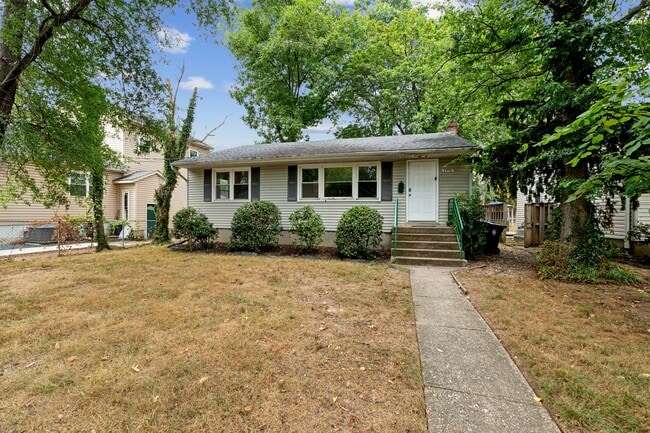 Building Photo - 7510 Girard Ave