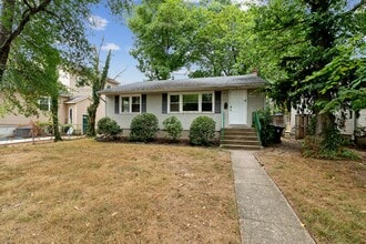Building Photo - 7510 Girard Ave