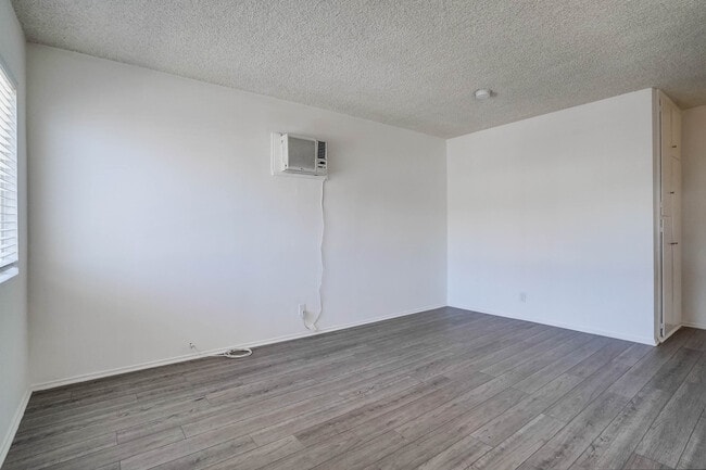 Foto del edificio - 5256 Craner Ave