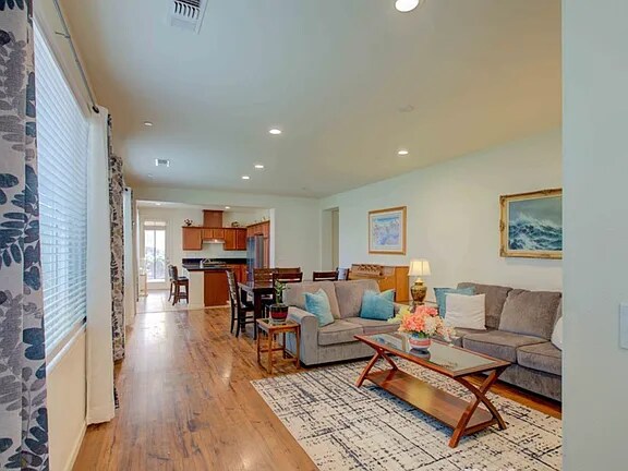 Primary Photo - 4382 Bixby Way