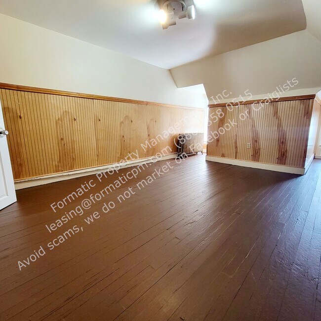 Building Photo - 375-377 S River St
