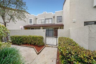 Building Photo - 10535 SW 154th Ct