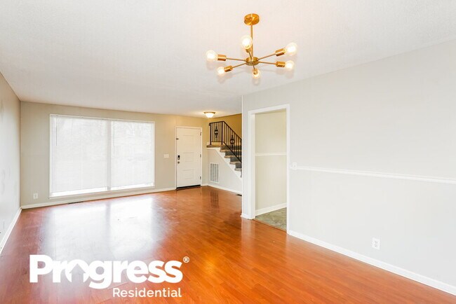 Building Photo - 204 Redondo Ct N