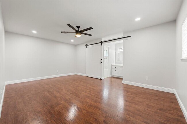 Building Photo - 74 S Circlewood Glen