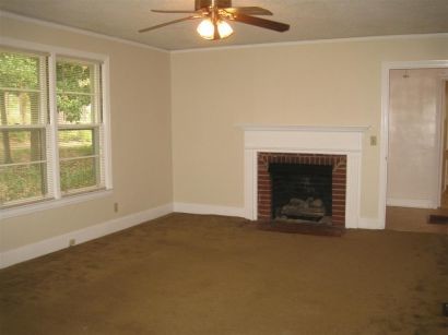 Building Photo - 5820 Spring Ct
