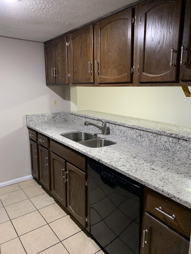 Foto principal - 126 Magnolia St