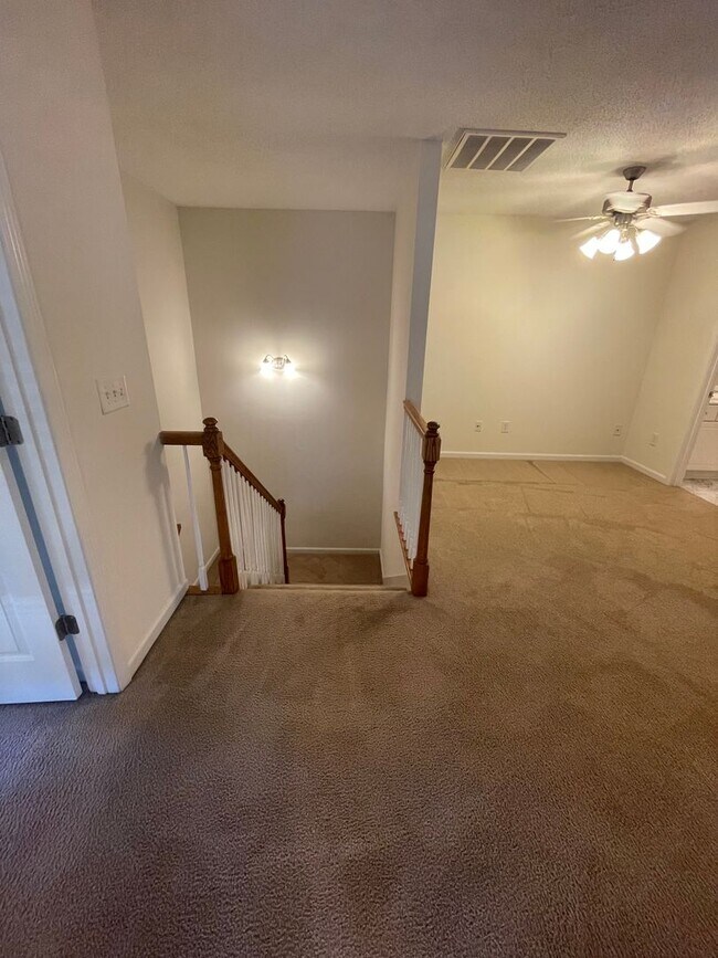 Foto del edificio - Beautiful 4 Bed/2.5 Bath Home in Pendleton...